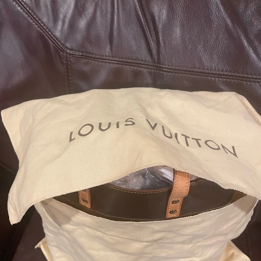 Louis Vuitton Reade Tote MM Bronze